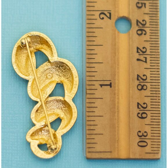 Vintage Twirl Gold Tone Spiral Brooch by Avon - E32 - Picture 2 of 2